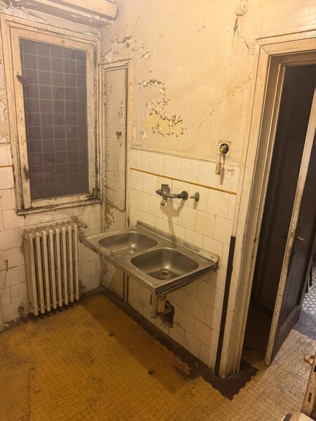 Caderea Bastiliei, Piata Romana vanzari apartament 2 camere etaj 1, balcon