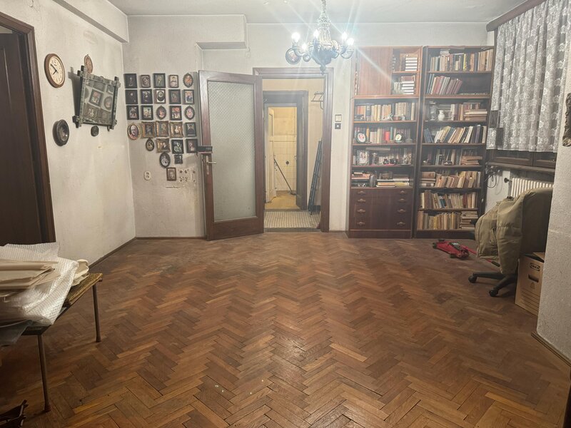 Caderea Bastiliei, Piata Romana vanzari apartament 2 camere etaj 1, balcon