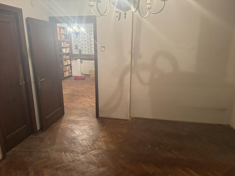 Caderea Bastiliei, Piata Romana vanzari apartament 2 camere etaj 1, balcon